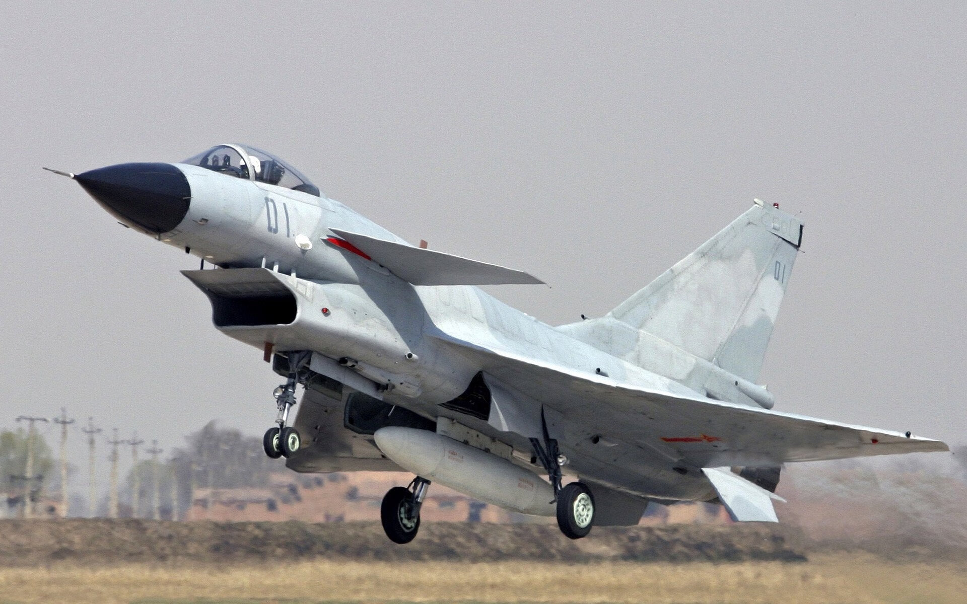 随机日本马术协会与科技公司合作，开发虚拟现实训练平台，提升骑手技能。