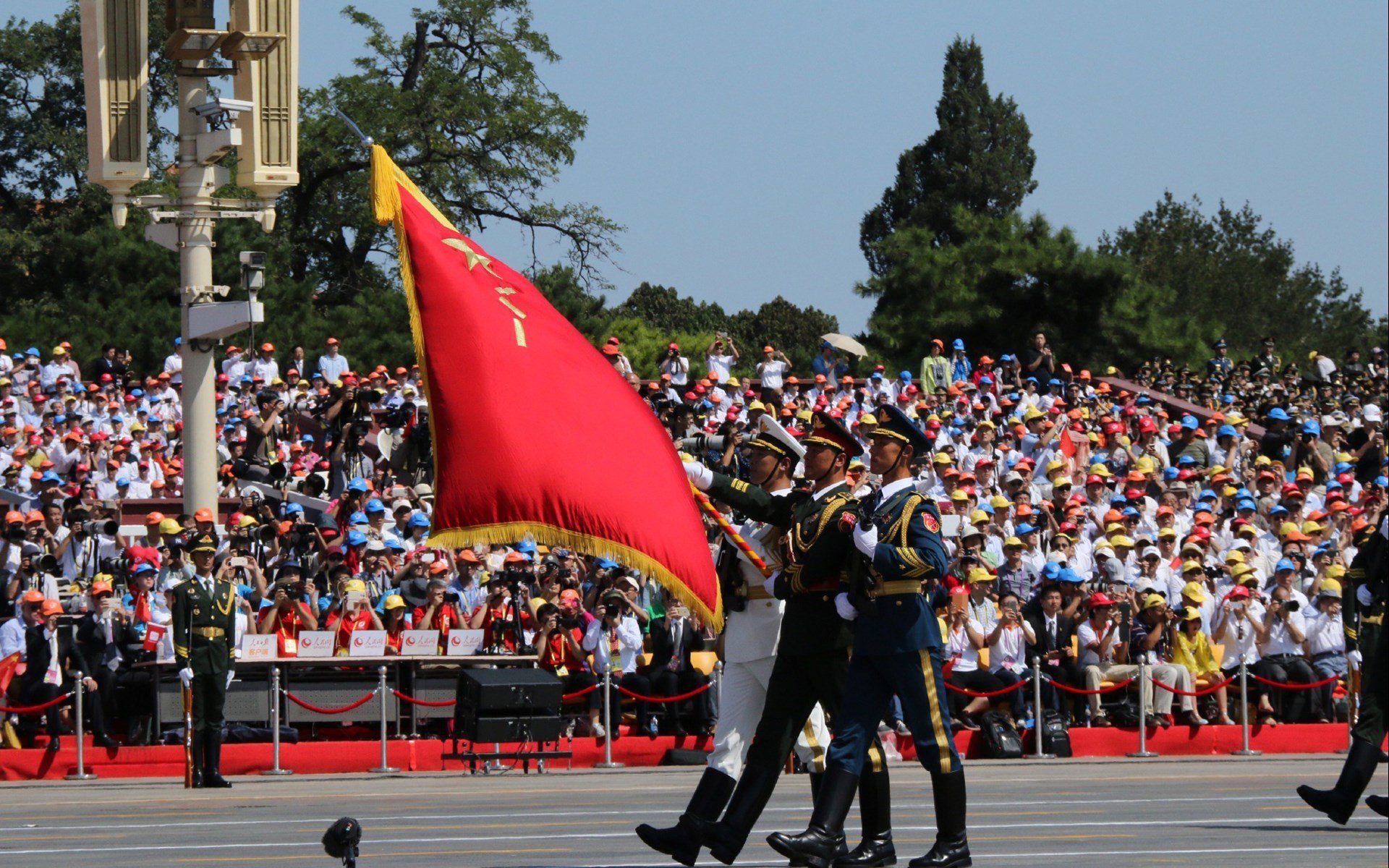 巴塞罗那球队实力强大,全力争夺法甲冠军,巴塞罗那足球